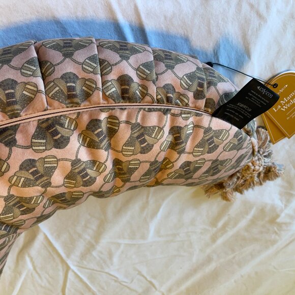 Busy Bees - La Maman Wedge Nursing Pillow by DockATot - Picture 3 of 4